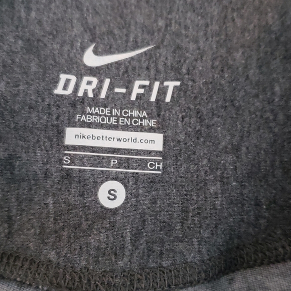 NIKE women's Dri-Fit No drawstring athletic capri - Picture 4 of 10